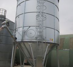 smooth wall grain silo with coveying system